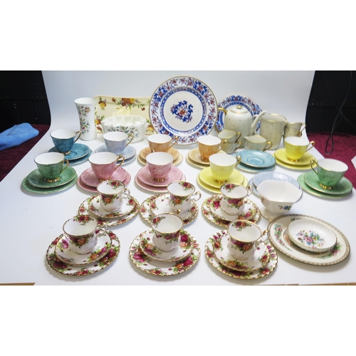 1518 - A quantity of Royal Albert 'Old Country Rose' pattern tea wares, assorted other tea wares. (a lot).