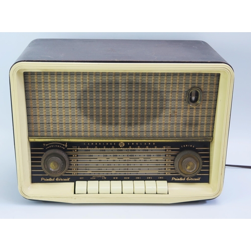 1552 - A Pye model P224, Bakelite cased mains radio,