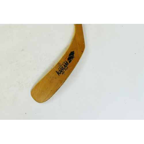 1641 - Wayne Gretzky, A Titan TPM2020 ice hockey stick, stencil W. GRETZKY, No 1-002 dated 25th February 19... 