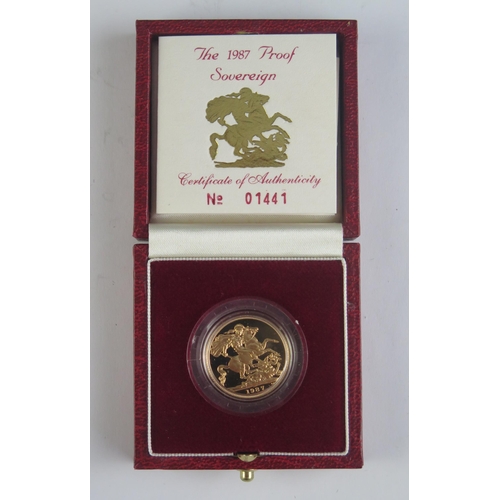 100 - An Elizabeth II Gold Sovereign 1987, cased with COA *ZERO VAT ON COMMISSION*