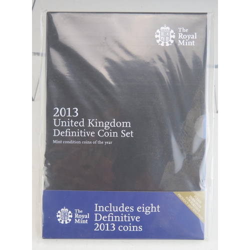 77 - A Royal Mint 2013 United Kingdom Definitive Coin Set (black)