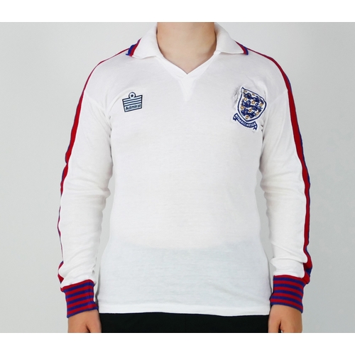 104 - A 1977/78 Admiral  English Intermediate shirt, bears the Number 8 to the back.
*SOLD WITH A LETTER O... 