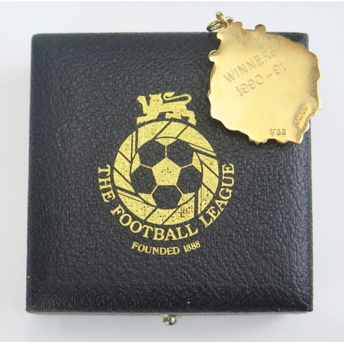 30 - A Football League Cup winners medal 1990-91 in 9ct gold and enamel, inscribed “Winners 1990-91”, 13.... 