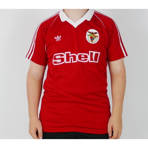 62 - A S.L. Benfica Football Club 1985-86 home shirt bears No. 3 to the back for Antonio Oliveira. Possib... 