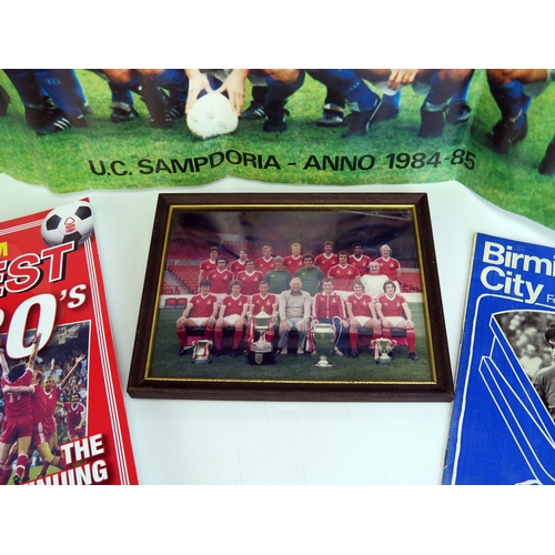 75 - A photograph of the Nottingham Forest team under Brian Clough, F & G, one volume Nottingham Forest t... 