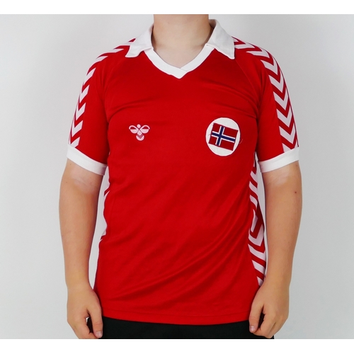 81 - A Norwegian shirt 1981-82 season, Norway v. England, worn by No. 4  Einer Jan Aas, Norway beat Engla... 