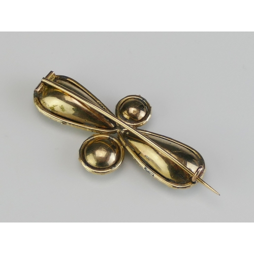 190 - A Large Georgian Foil Backed Gem Set Brooch in a yellow and white metal setting, 53.7x27.25mm, 13.04... 