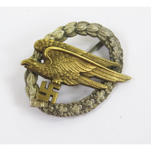 1820 - A German World War II paratroopers badge, unboxed.