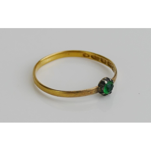 278 - A Victorian 22ct Gold and Emerald (or paste) Ring, size M, London hallmarks, 1.1g