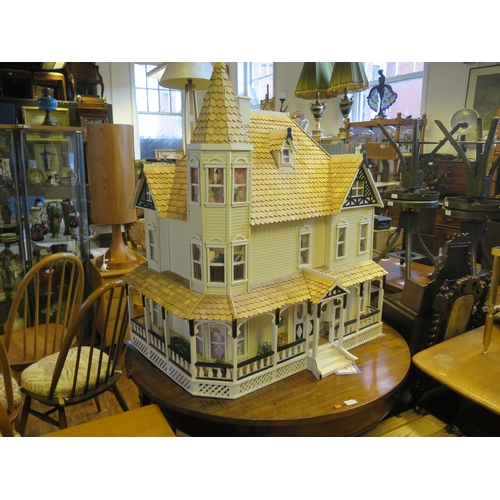 1395 - The Barrington Dolls House by Artply modelled after a real American town house, fully furnished and ... 