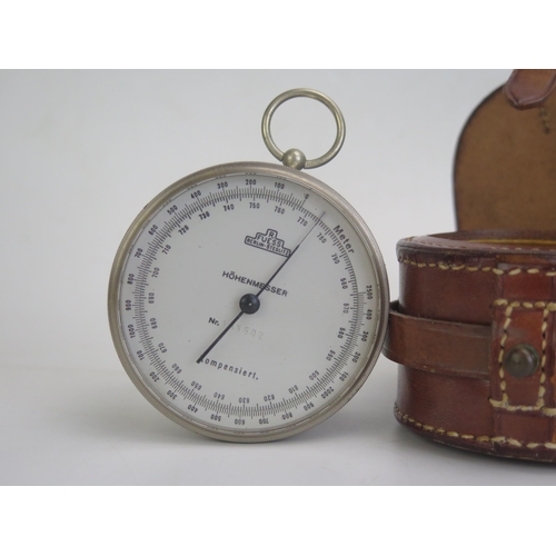 1712 - A Hohenmesser 1937 Portable Barometer in original leather case