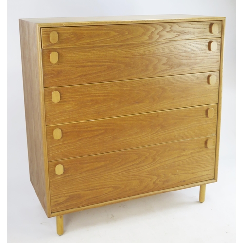 852 - A 1960's Meredew Chest of Drawers, 99(w)x107(h)x46(d)cm