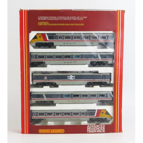 1335 - Hornby OO Gauge R794 Advanced Passenger Train Pack, 2 driving trailers, power car, 2 van trailers - ... 