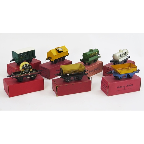 1342 - Hornby O Gauge Group of 7 Rolling Stock including Rotary Tipping Wagon 