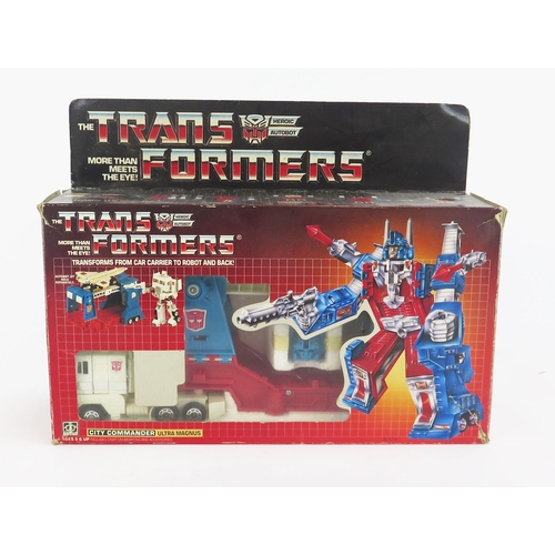 1344 - Hasbro Transformers City Commander Ultra Magnus, c. 1985 - appears excellent (not checked for comple... 