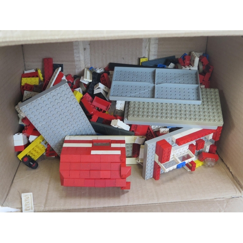 1391 - Box of Vintage Lego