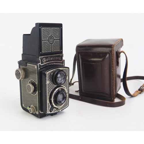 1421 - Franke and Heidecke Rolleicord Compur Camera, Carl Zeiss Jena Nr 1:4.5 f=7.5cm lens, in brown leathe... 