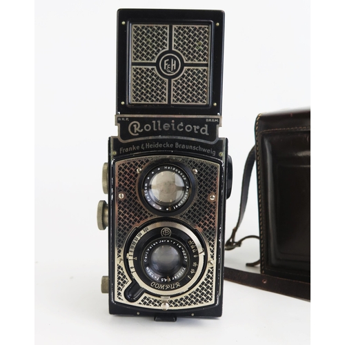 1421 - Franke and Heidecke Rolleicord Compur Camera, Carl Zeiss Jena Nr 1:4.5 f=7.5cm lens, in brown leathe... 