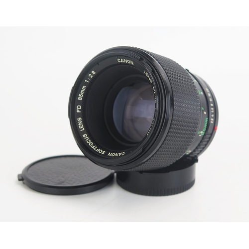 1431 - Canon Softfocus FD 85mm f/2.8 Camera Lens, serial no. 10862 in case