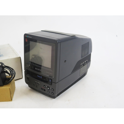 1451 - Sony Video 8 Combo Trintron Colour Video TV EV-DT1 8 PAL, Flight Simulator 98 and Video Tech Designs... 