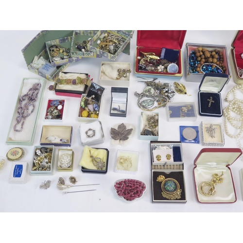 240 - A Selection of Costume Jewellery