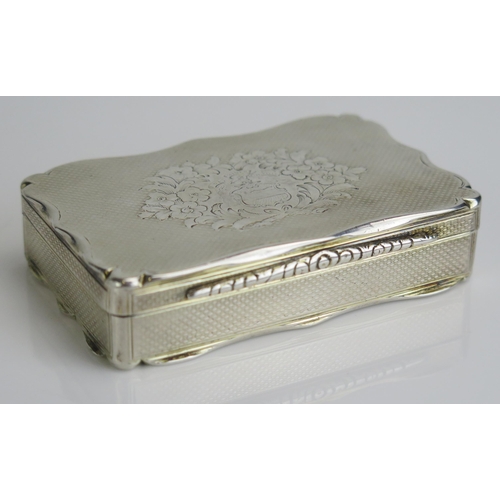 560 - A Victorian silver snuff box, maker John Jones III and Edward Edwards II, London, 1844, crested, of ... 