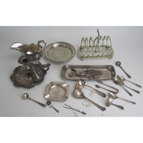 587 - A mixed collection of silver and plated wares, includes silver caddy spoon, mustard spoons, ashtray,... 