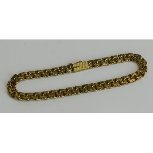 66 - An 8K Gold Bracelet, 19cm, stamped .333, 9.81g