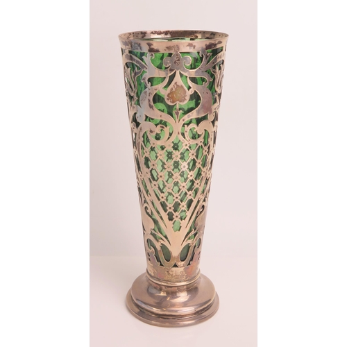 667 - An Edward VII silver vase holder maker Charles Boyton (III), London, 1902, of trumpet-shaped outline... 