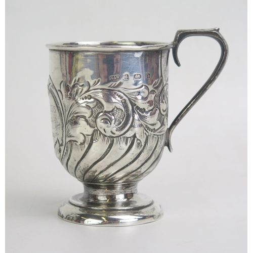 687 - An Edward VII silver christening cup, maker Reynolds & Westwood, Birmingham, 1901, inscribed, with e... 