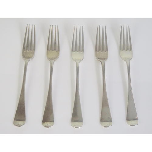 721 - set of five Victorian silver dessert fork, maker George Aldwinckle, London, 1877, crested, 202gms, 6... 