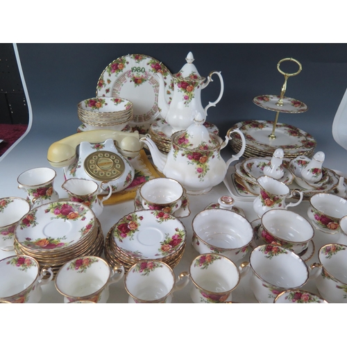 1011 - An extensive selection of Royal Albert 