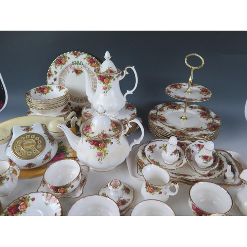 1011 - An extensive selection of Royal Albert 