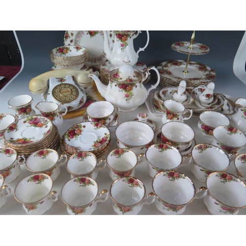 1011 - An extensive selection of Royal Albert 