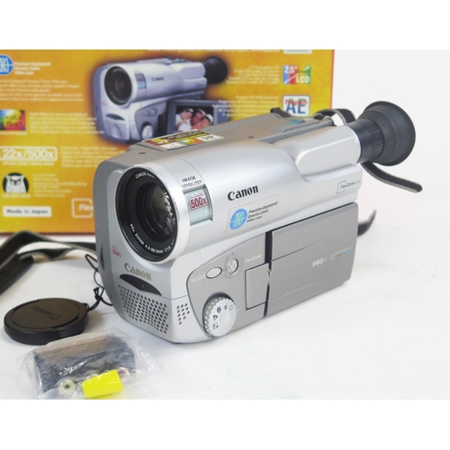 1193 - Canon V40 8mm Camcorder Video Camera with cables, battery, case, charger, boxed