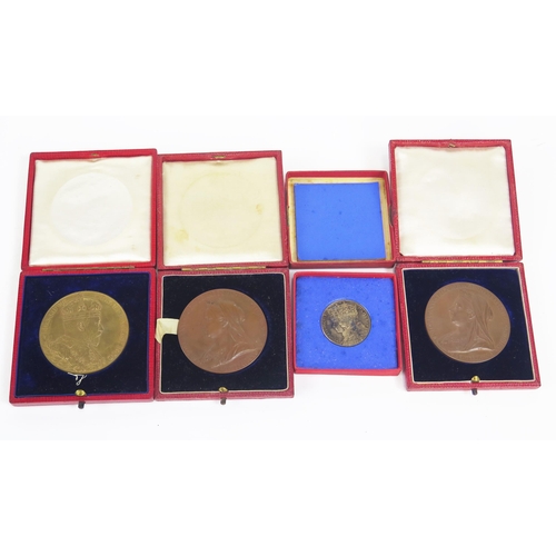 1230 - A collection of Royal commemorative medallions including  Victoria Diamond Jubilee (2), Edward VII C... 