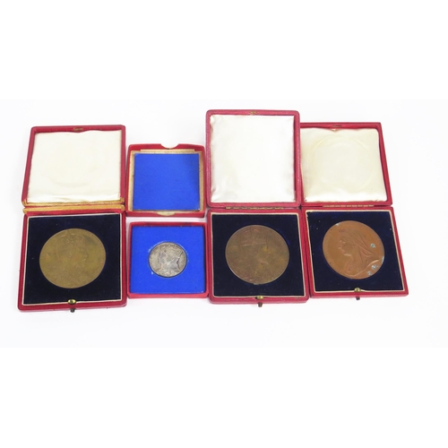 1231 - A collection of Royal commemorative medallions including  Victoria Diamond Jubilee (2), Edward VII C... 