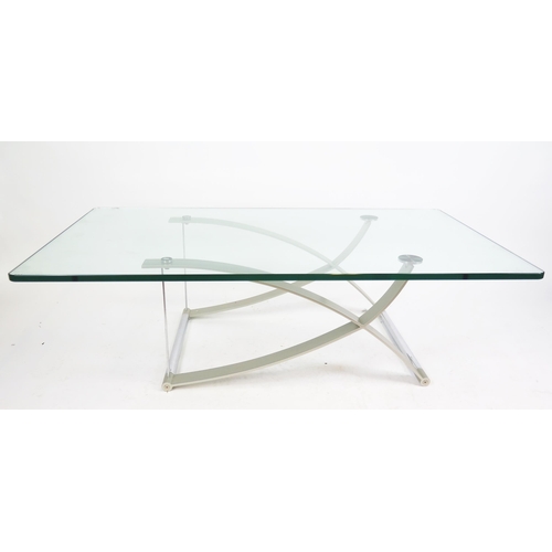 1651 - Rolf Benz 1150 Glas Couchtisch Silber, 140 x 80 x 43 cm. Area of damage to the glass