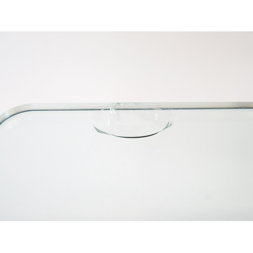 1651 - Rolf Benz 1150 Glas Couchtisch Silber, 140 x 80 x 43 cm. Area of damage to the glass