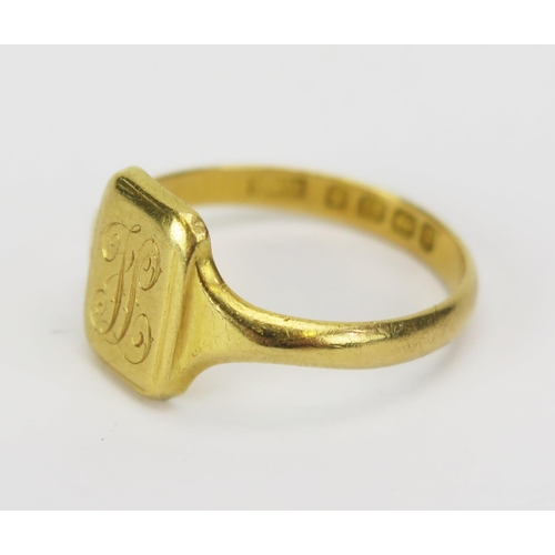 19 - A Victorian 18ct Gold Signet Ring engraved JL, size T, Birmingham 1889, maker M&M, 5.38g