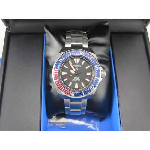 251 - A SEIKO Prospex Turtle PADI Diver's Watch, 44mm case, automatic movement. Running and boxed with pap... 