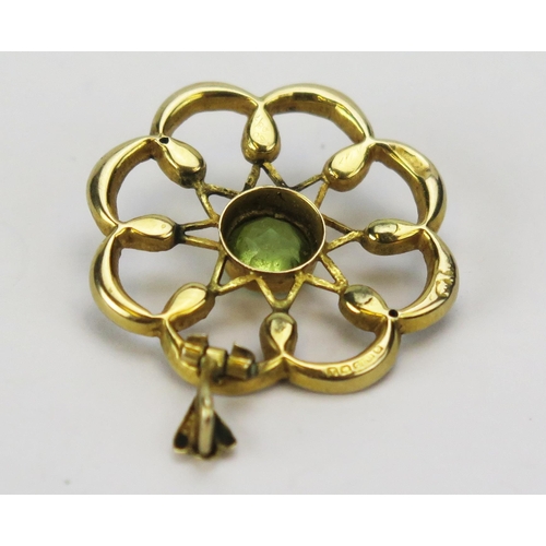 71 - A 9ct Gold, Peridot and Seed Pearl Pendant, 32.1mm drop, Birmingham 1943, 2.64g