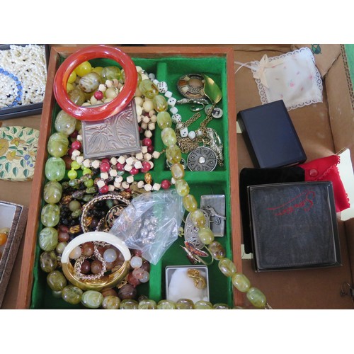 82 - A Selection of Costume Jewellery