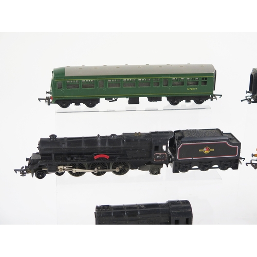 Triang OO Gauge Group Including R157/R158 2 Car DMU, various steam and ...