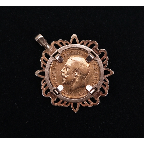 25 - George V half sovereign 1911 in a 9ct gold pendant setting, 7.52g
