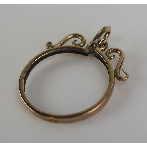 35 - A 9ct gold sovereign pendant mount, 1.78g