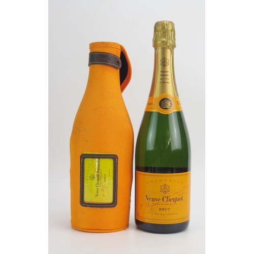 1062 - Veuve Clicquot Ponsardin brut champagne 75cl in ice jacket.
ALCOHOL IS SOLD FOR OFF-PERMISES CONSUMP... 