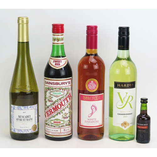 1069 - Selection of alcohol including Vermouth 75cl, Muscadet 2017 75cl, chardonnay 2021 75cl, Zinfandel 75... 