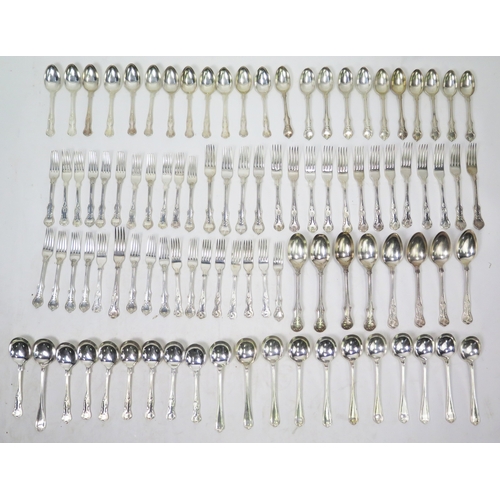 560 - An extensive selection of King's Pattern silver plated flatwares, including forks, dessert spoons an... 