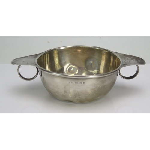 568 - A George V silver porringer, maker possibly William Henry Pobjoy, Birmingham, 1924, inscribed, 16.5c... 